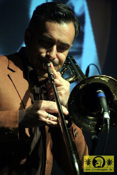 Mr. T-Bone (I) and The Clerks 2. Freedom Sounds Festival - Gebaeude 9, Koeln 03. Mai 2014 (5).JPG